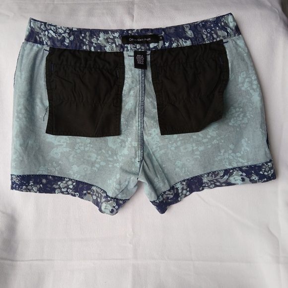 Calvin‎ Klein Jeans Blue and White Bermuda Shorts Sz 10 - Picture 4 of 9